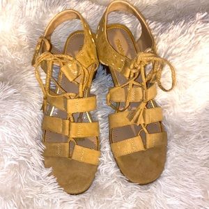 Nicole TanEmbellished Gladiator Sandals-With Block Heels SZ 9.5 EUC